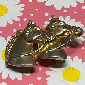 Horse Heads Interlocking